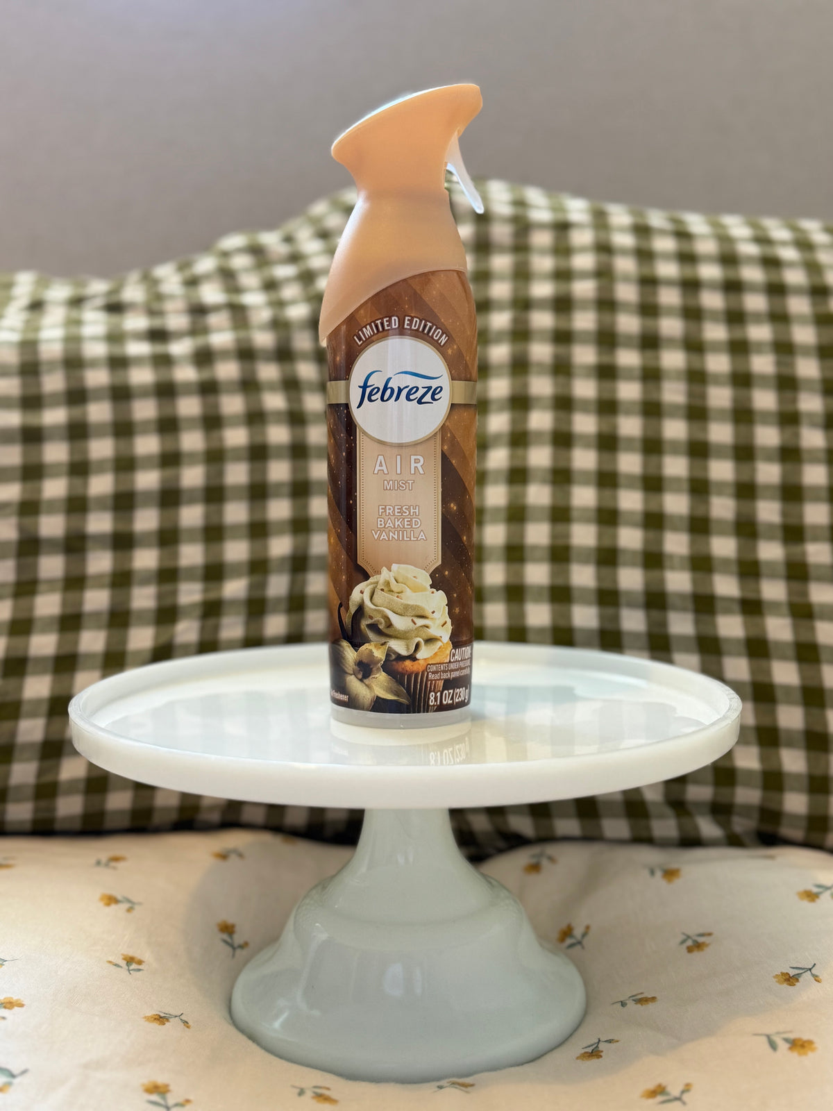Febreze Air Mist Fresh Baked Vanilla Limited Edition - 230g