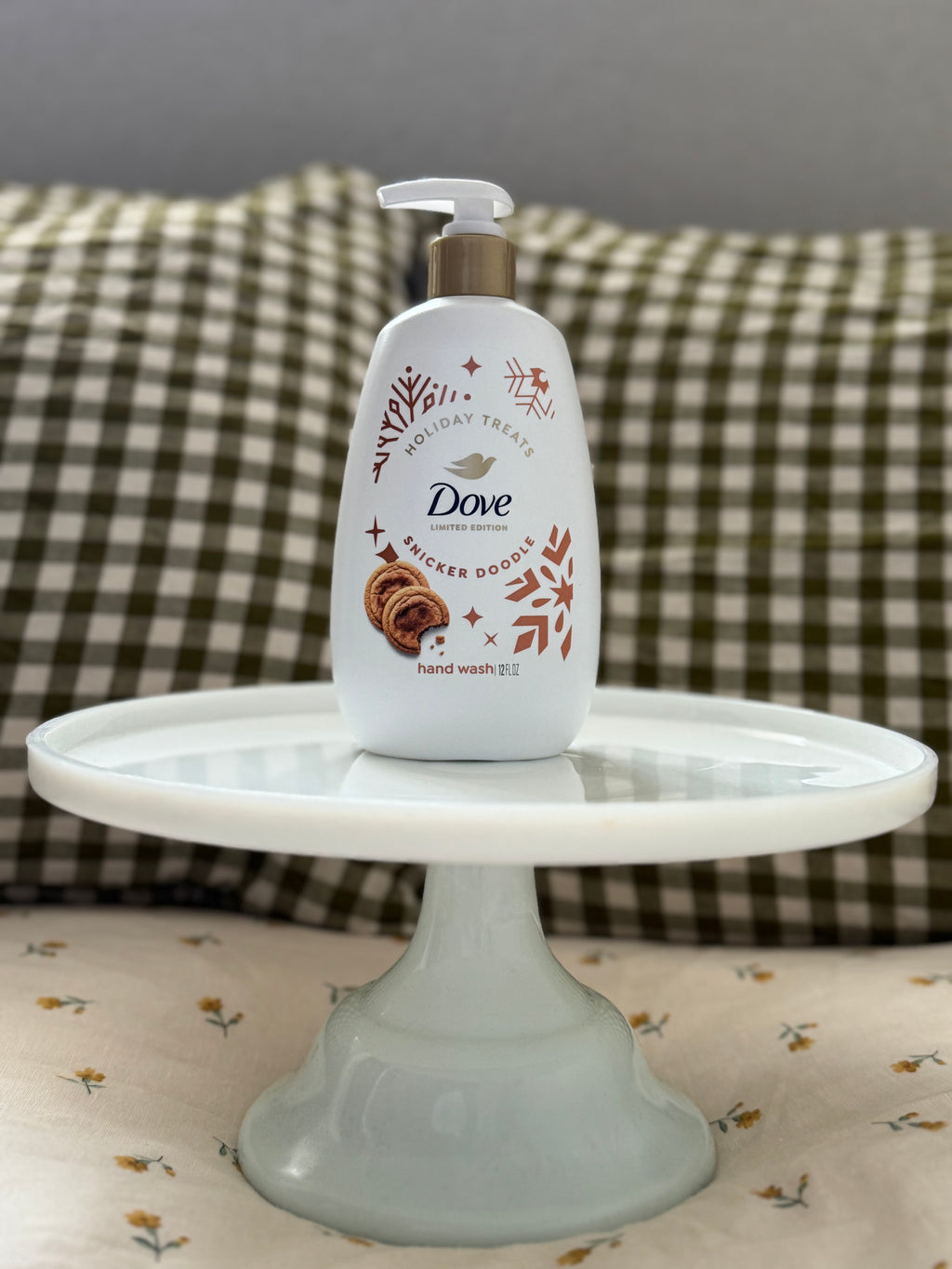 Dove Holiday Treats Hand Wash Snicker Doodle Limited Edition