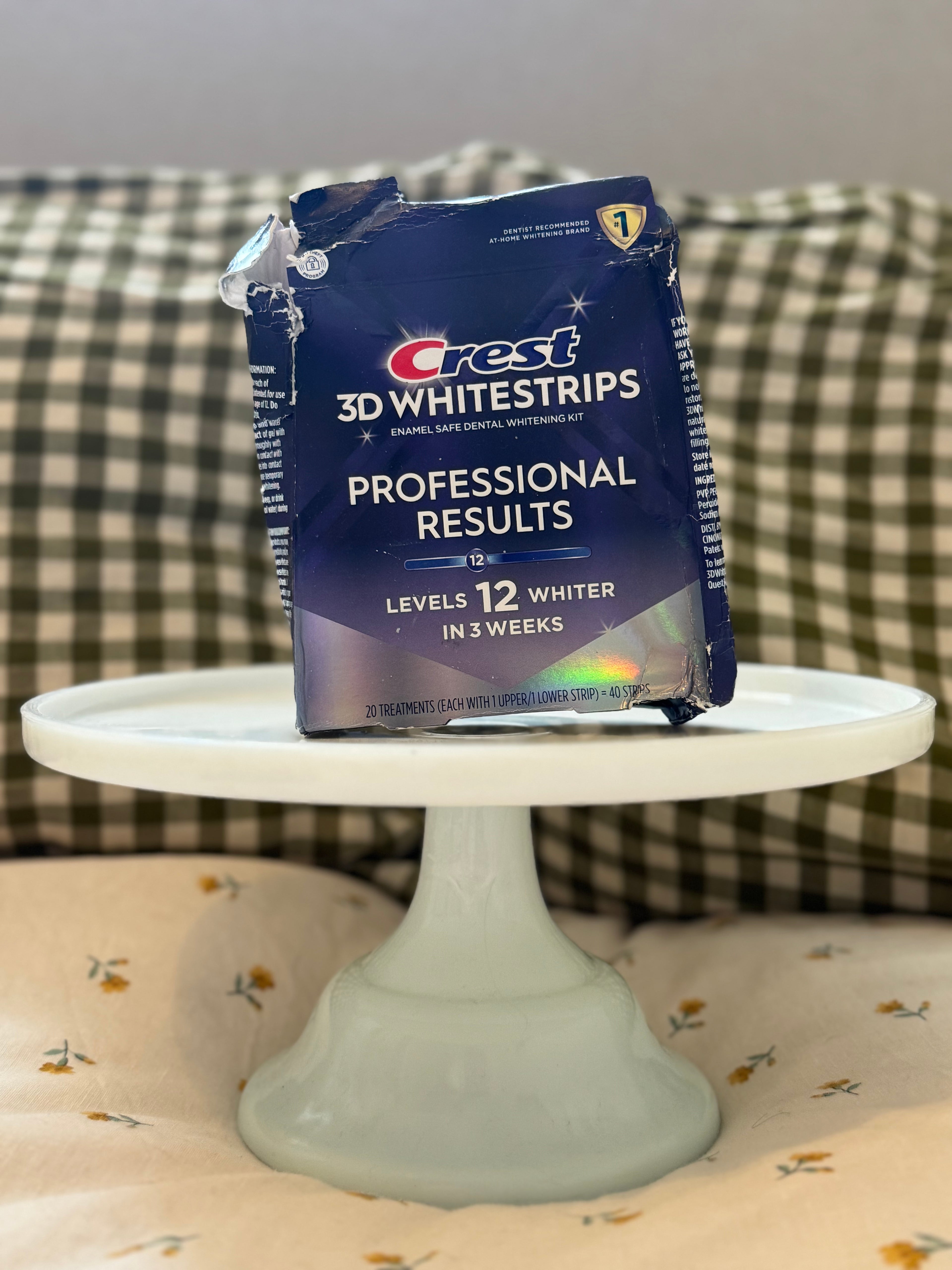 Box Damage Crest Professional Whitening Strips 1/2