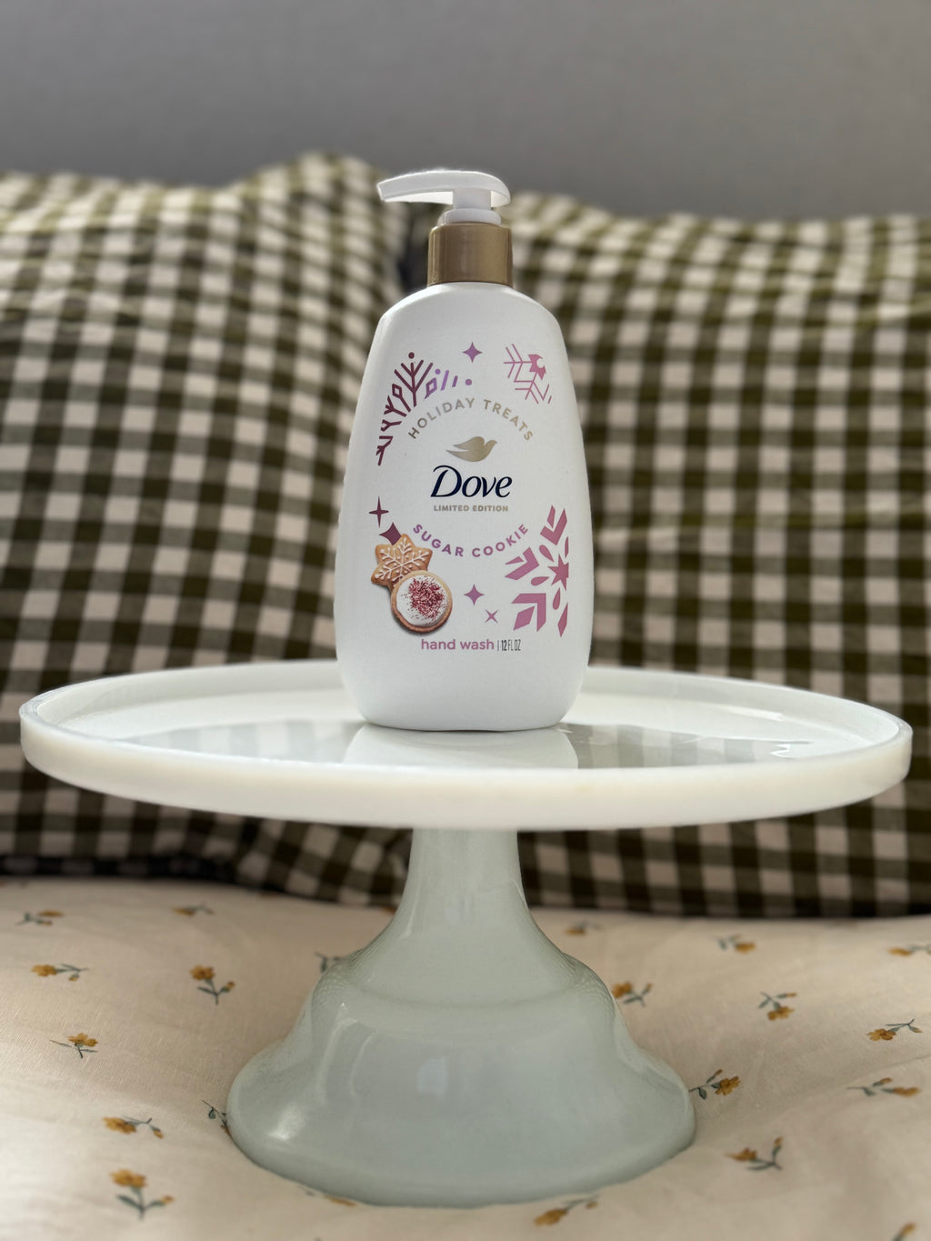 Dove Holiday Treats Hand Wash Sugar Cookie Limited Edition
