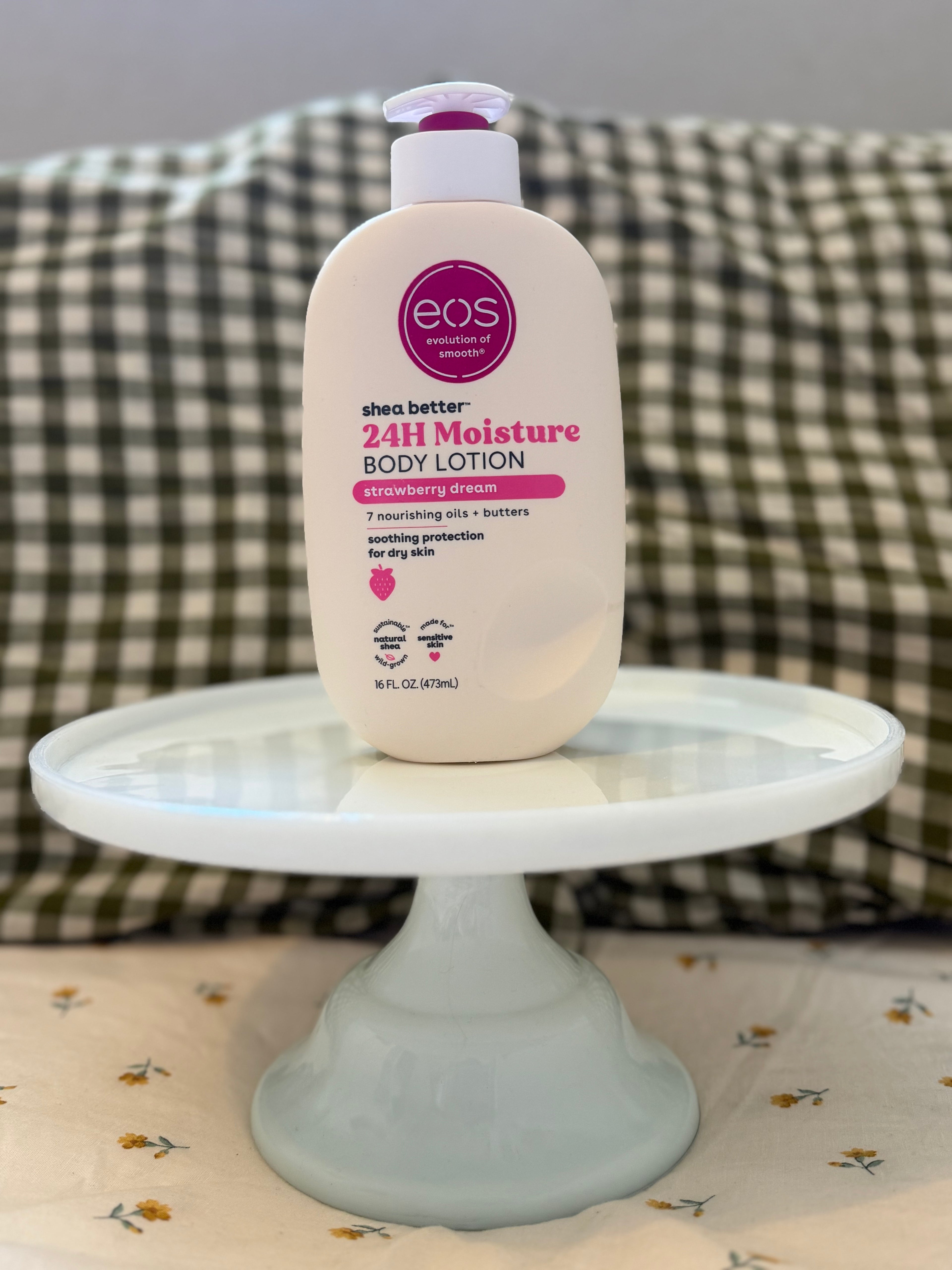 EOS Body Lotion - Strawberry Dream